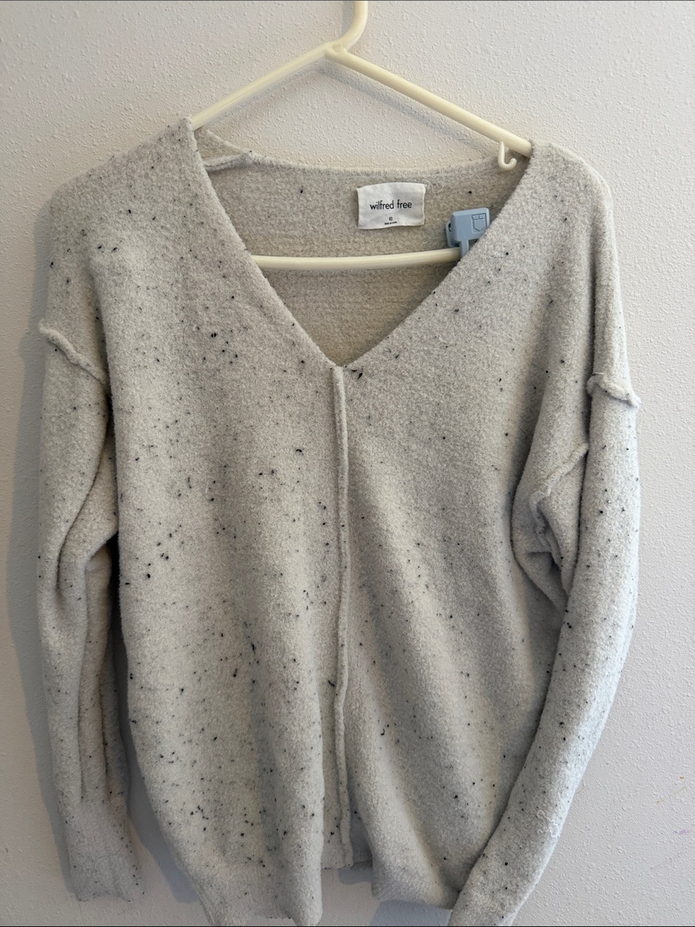 Wilfred Cream Flecked V-Neck Sweater